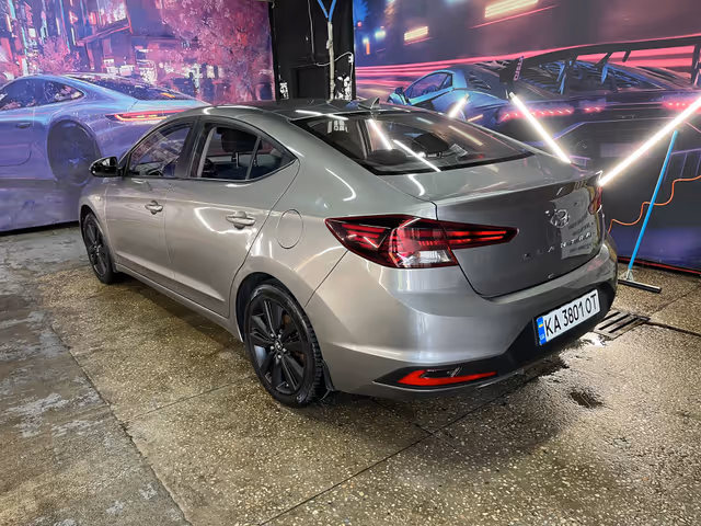 Hyundai Elantra - фото 5