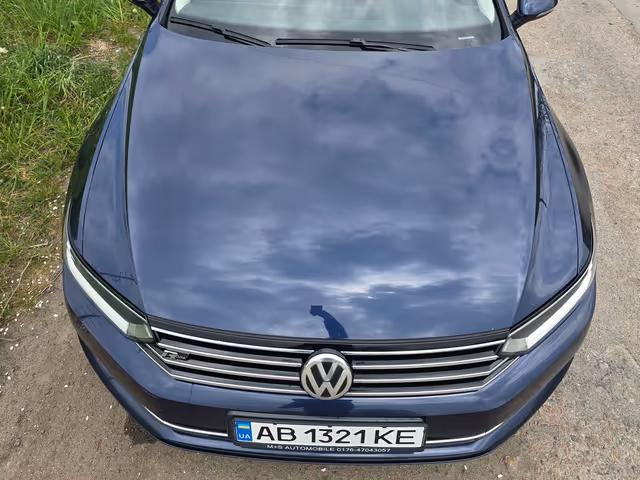 Volkswagen Passat - фото 2