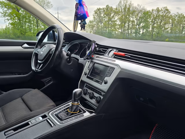 Volkswagen Passat - фото 5