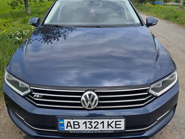 Volkswagen Passat - фото 1