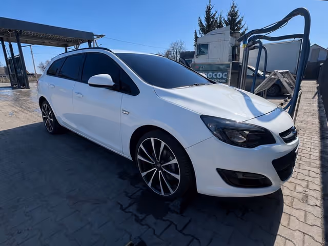Opel Astra - фото 1