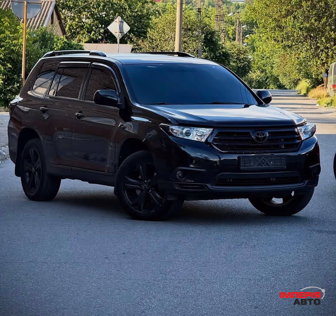 Toyota Highlander - фото 1