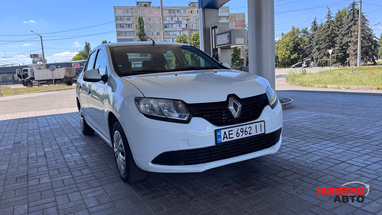 Renault Logan - фото 2