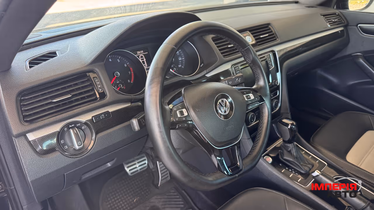 Volkswagen Passat - фото 25