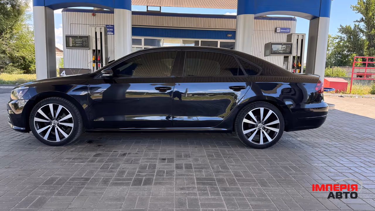 Volkswagen Passat - фото 4