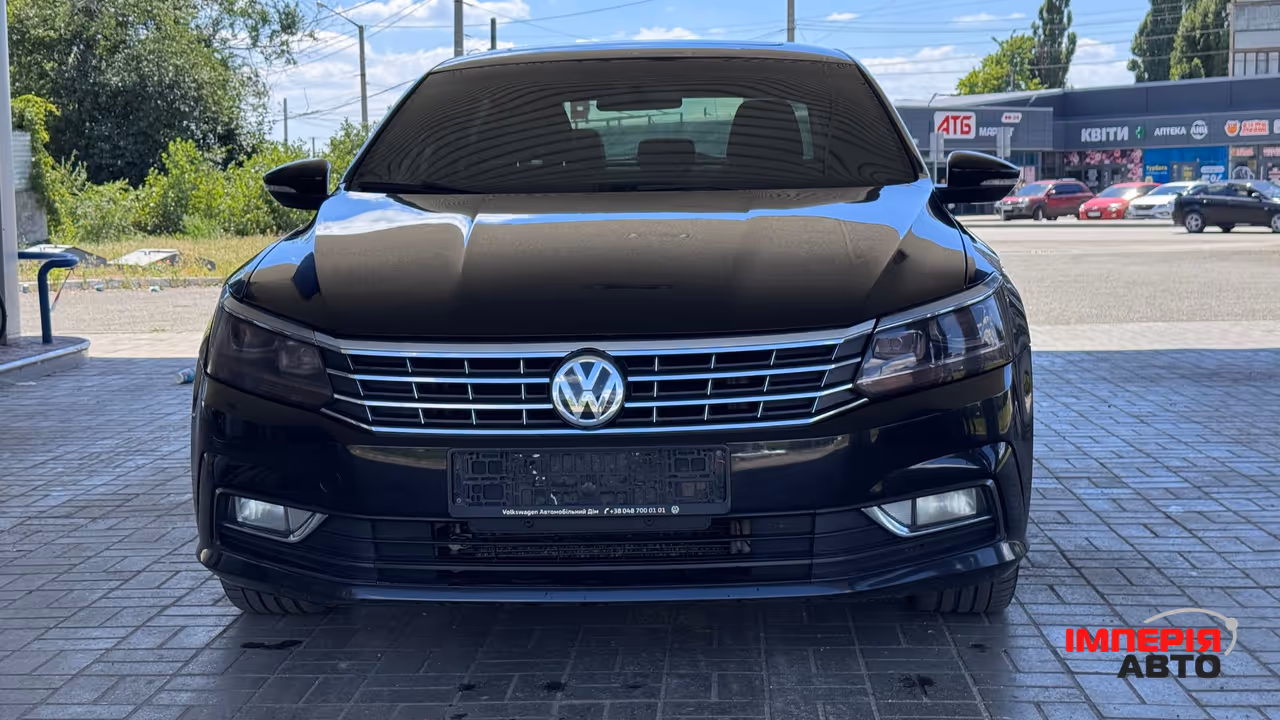 Volkswagen Passat - фото 1
