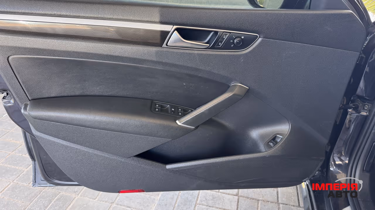 Volkswagen Passat - фото 17