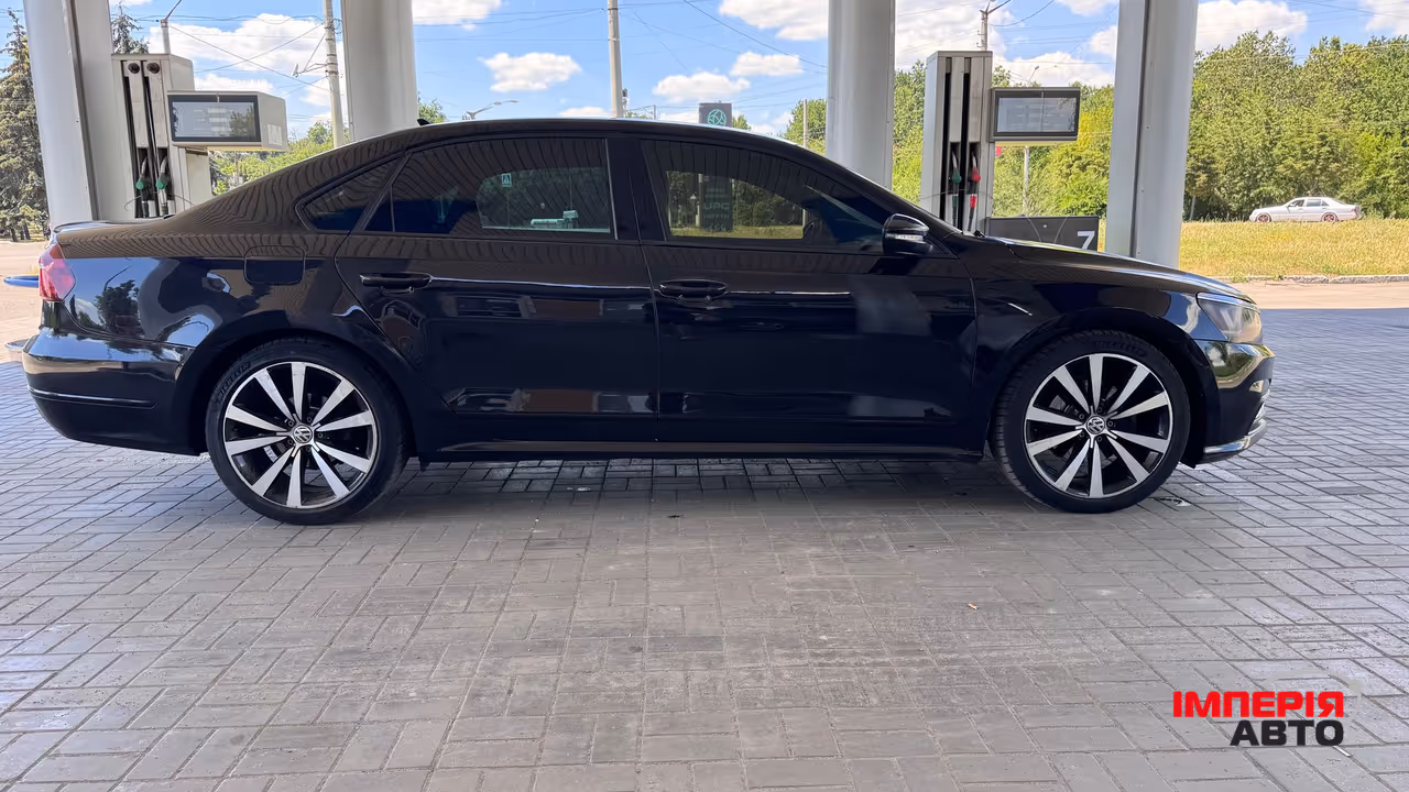 Volkswagen Passat - фото 10