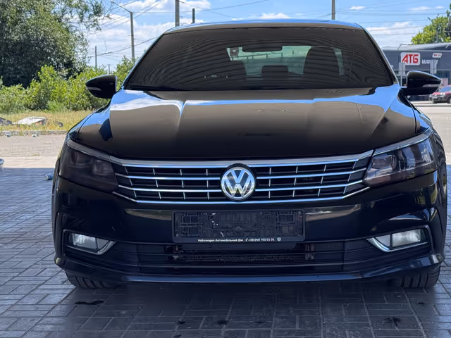 Volkswagen Passat - фото 1