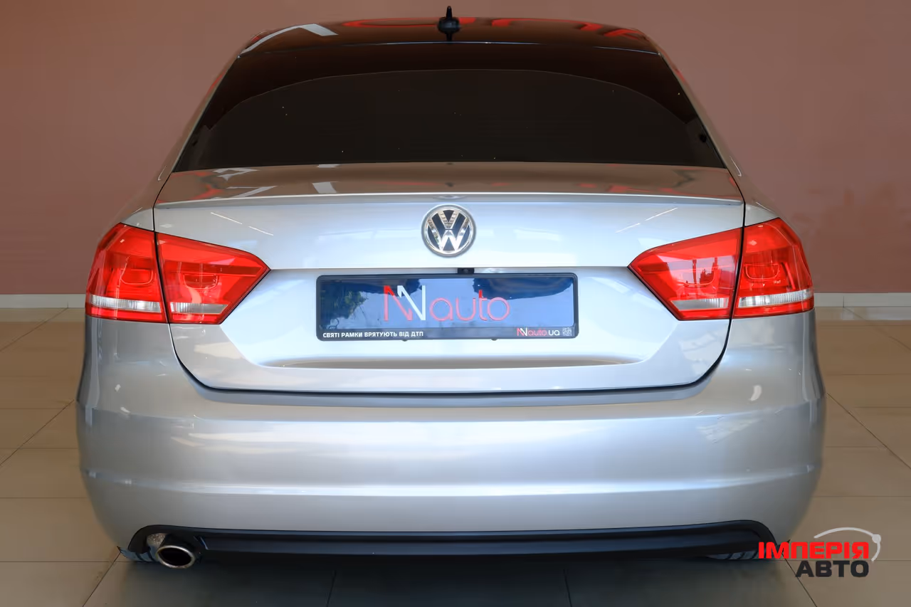 Volkswagen Passat - фото 6