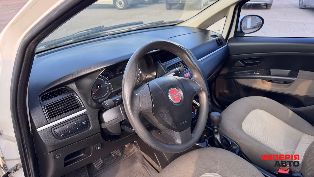 Fiat Linea - фото 12
