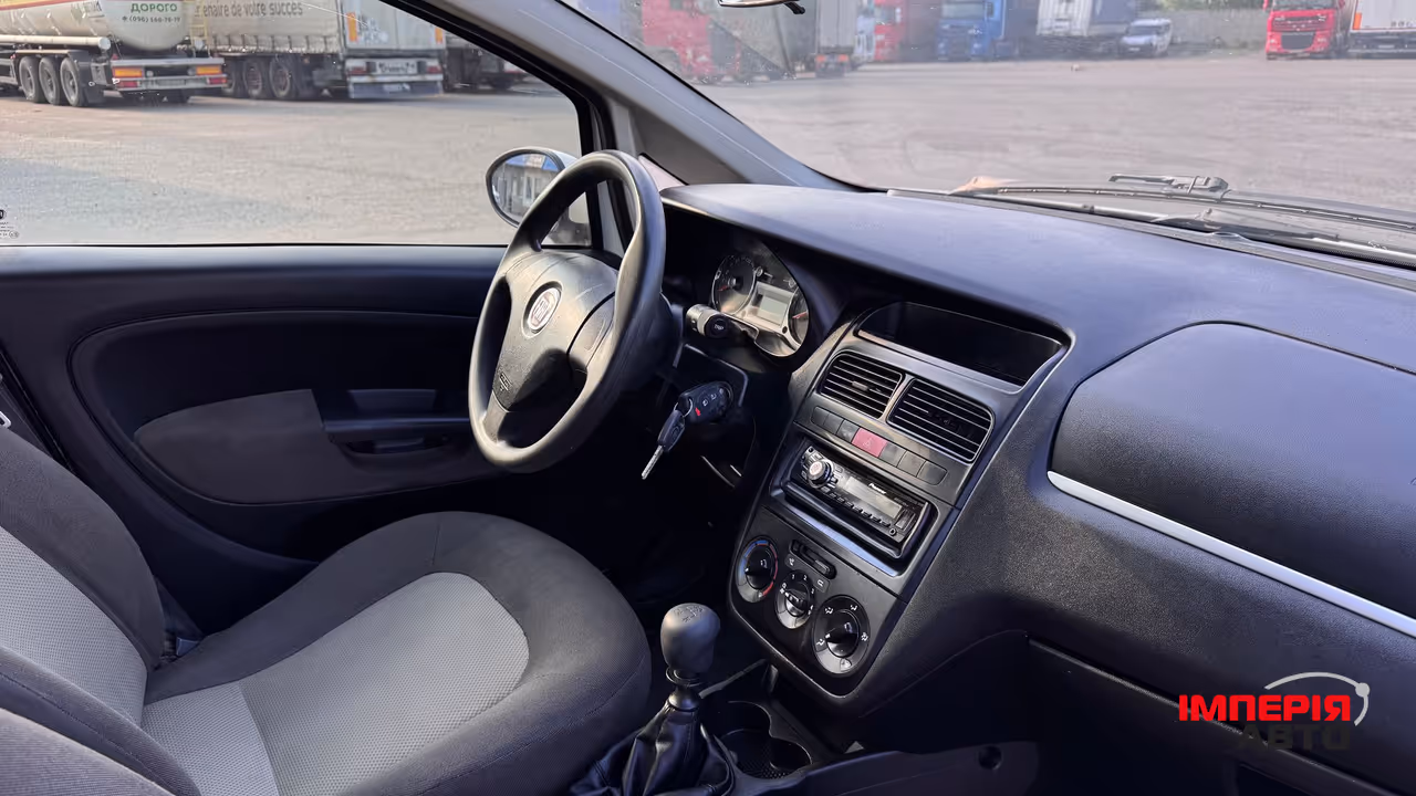 Fiat Linea - фото 20