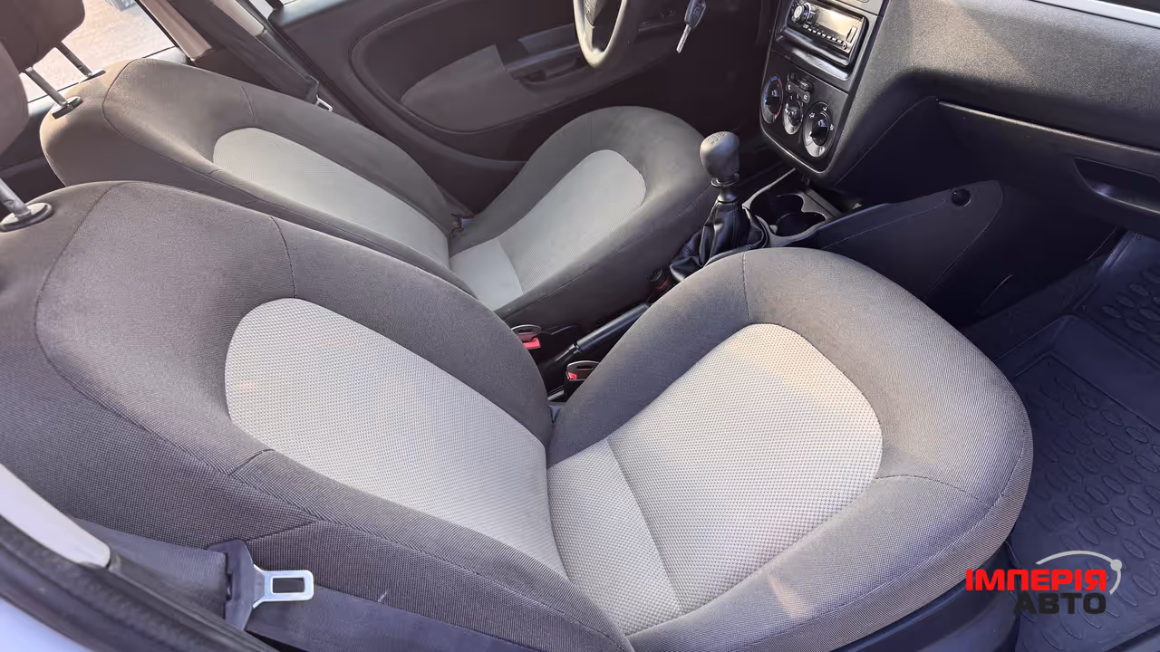 Fiat Linea - фото 17