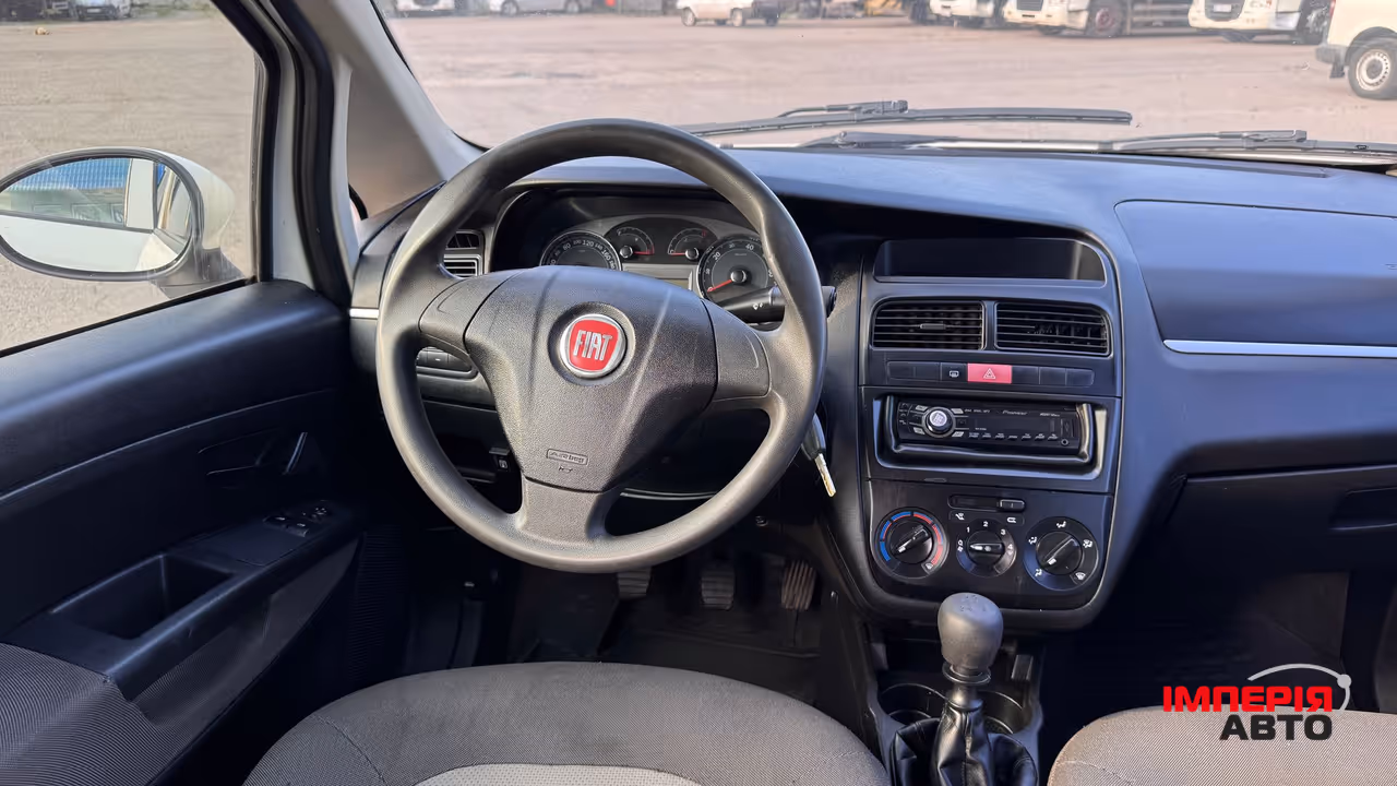 Fiat Linea - фото 14