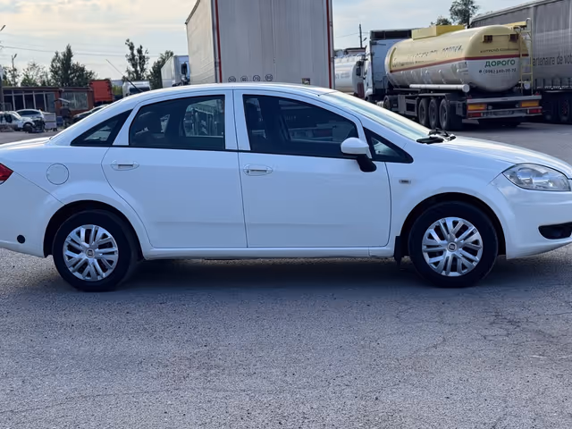 Fiat Linea - фото 4