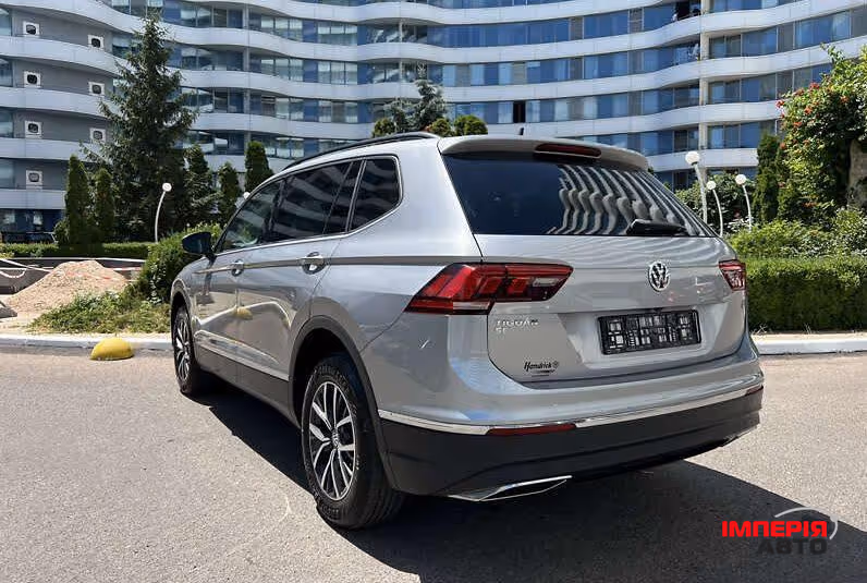 Volkswagen Tiguan - фото 4