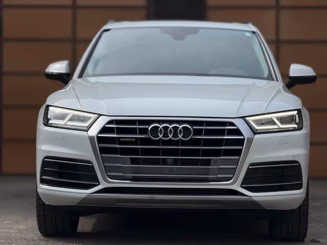 Audi Q5 - фото 1