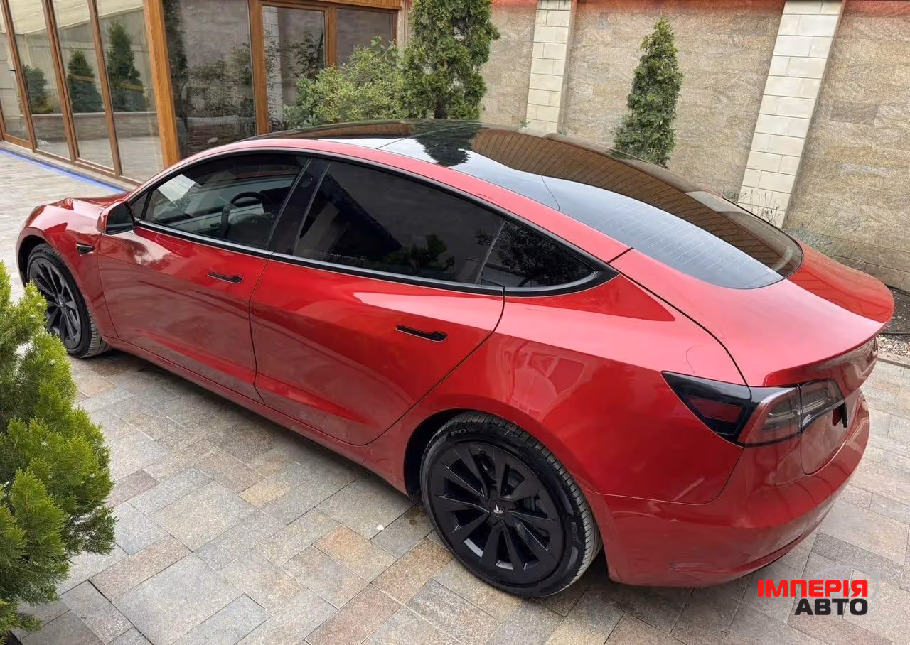 Tesla Model 3 - фото 3