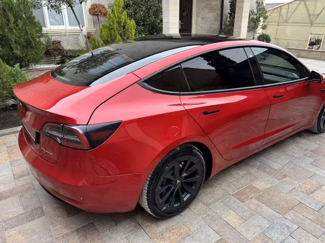 Tesla Model 3 - фото 4