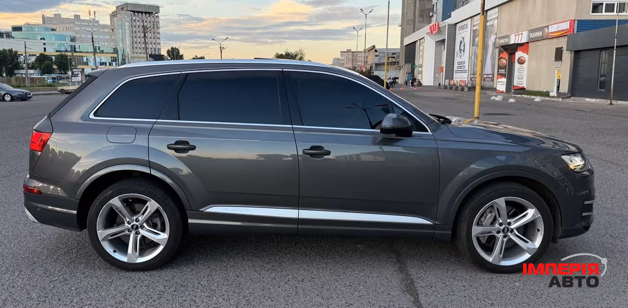 Audi Q7 - фото 4