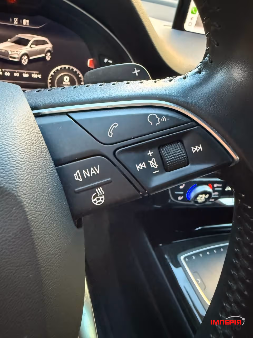 Audi Q7 - фото 14