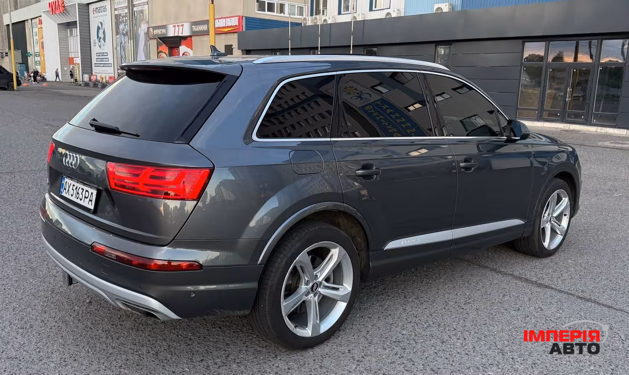 Audi Q7 - фото 5