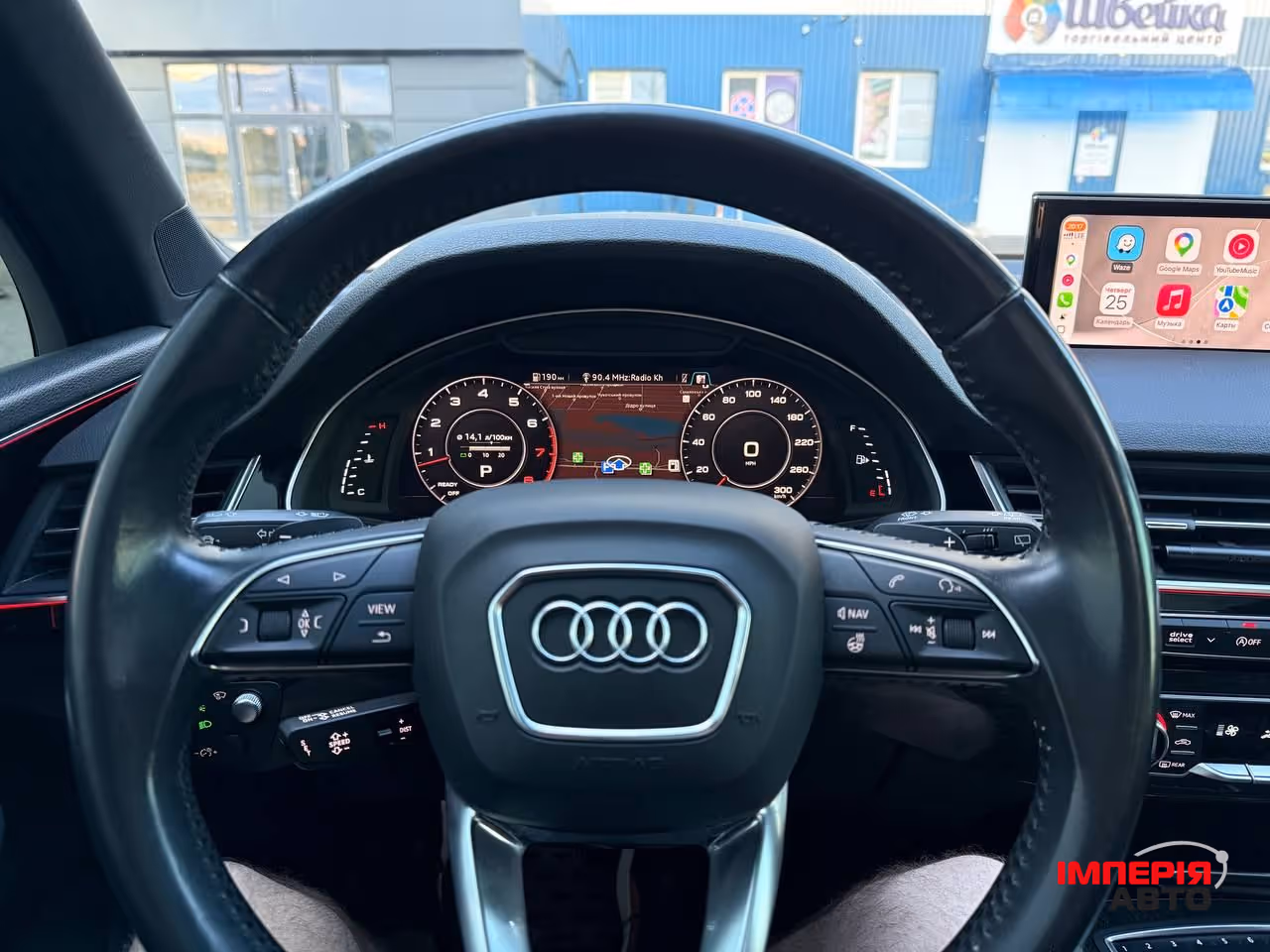 Audi Q7 - фото 12