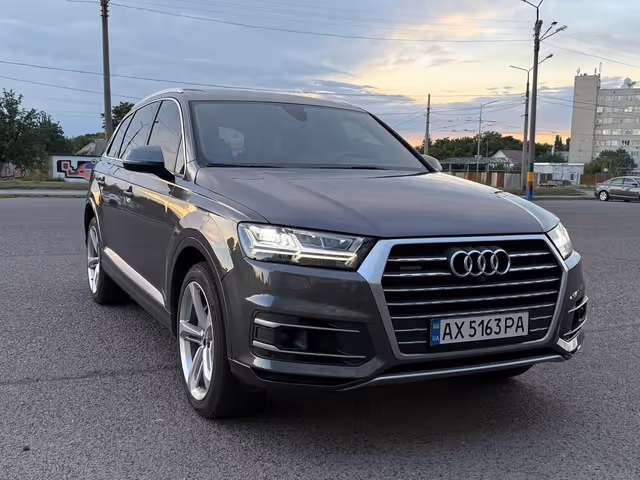 Audi Q7 - фото 2