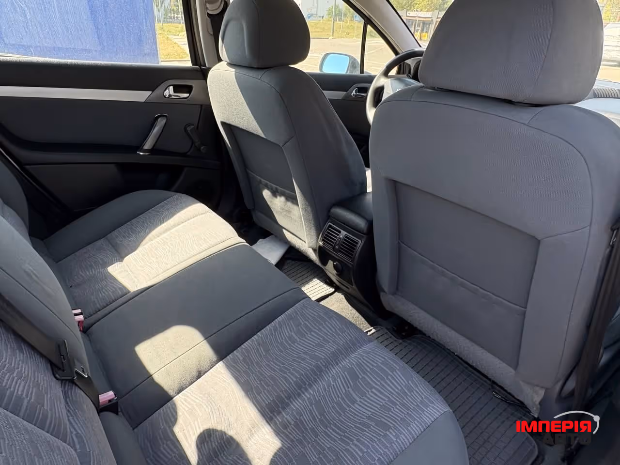 Peugeot 407 - фото 6