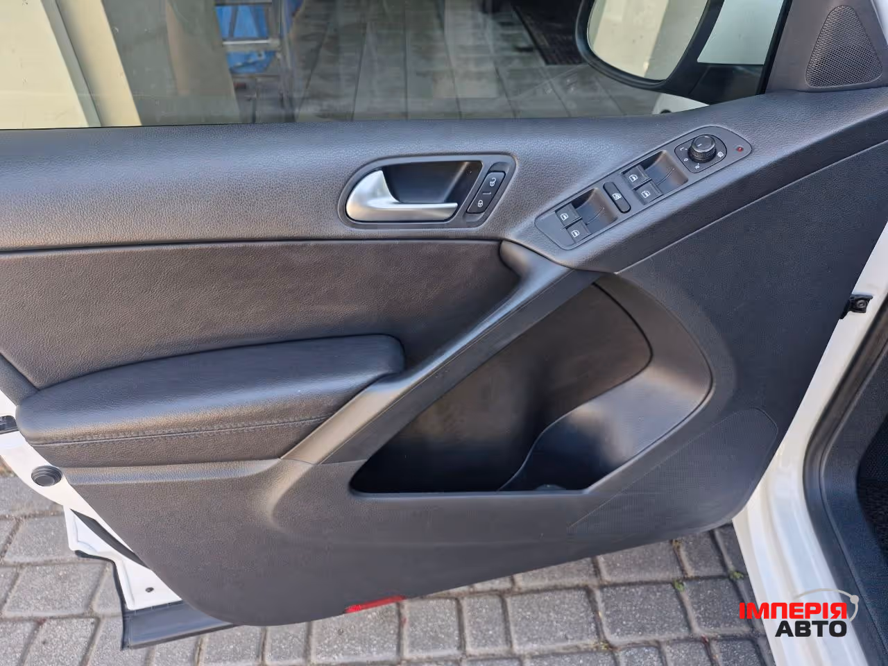 Volkswagen Tiguan - фото 8
