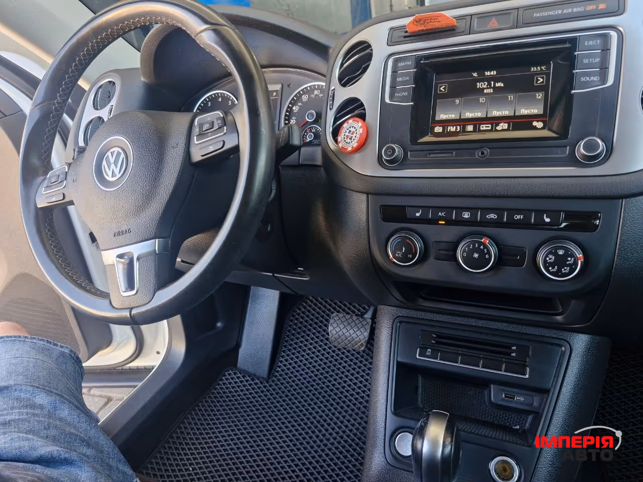 Volkswagen Tiguan - фото 14