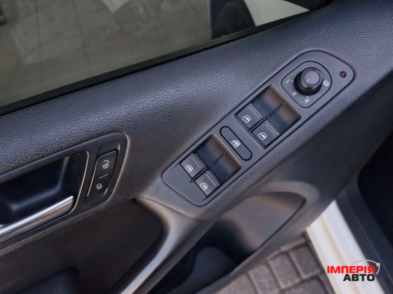 Volkswagen Tiguan - фото 9