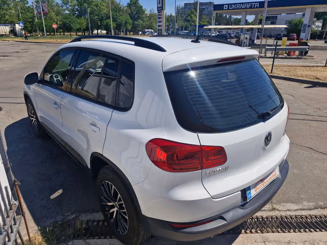 Volkswagen Tiguan - фото 4