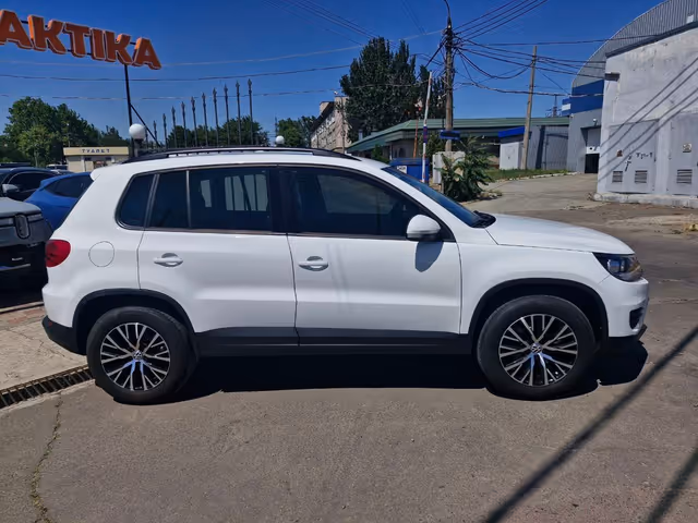 Volkswagen Tiguan - фото 3