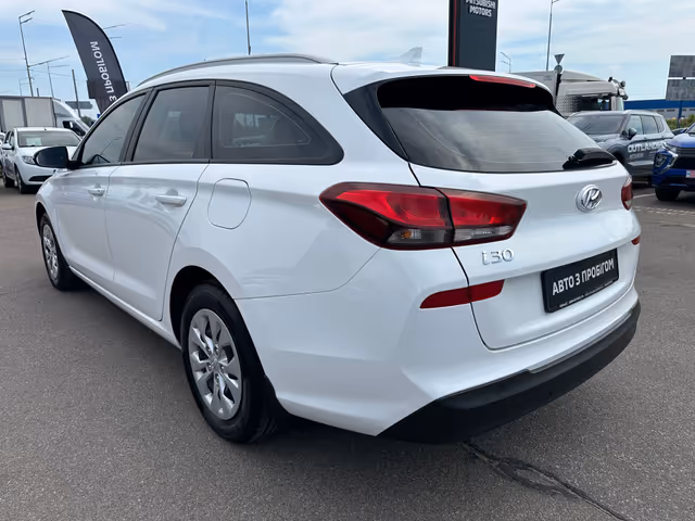 Hyundai i30 - фото 5