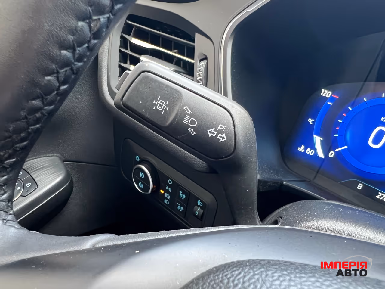 Ford Kuga - фото 27
