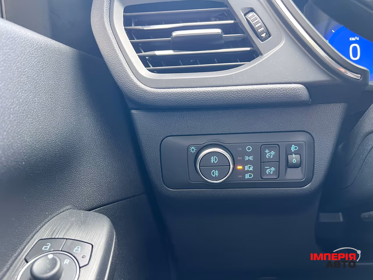 Ford Kuga - фото 28
