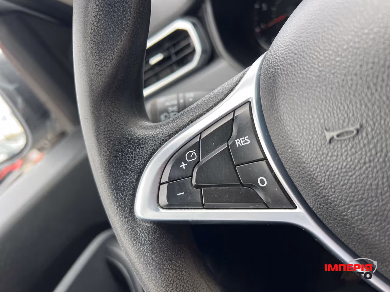 Renault Duster - фото 20