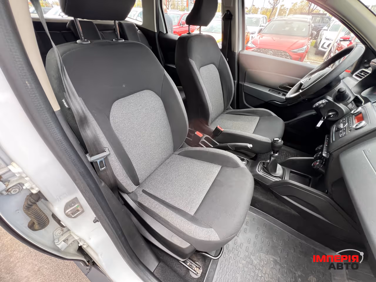 Renault Duster - фото 8