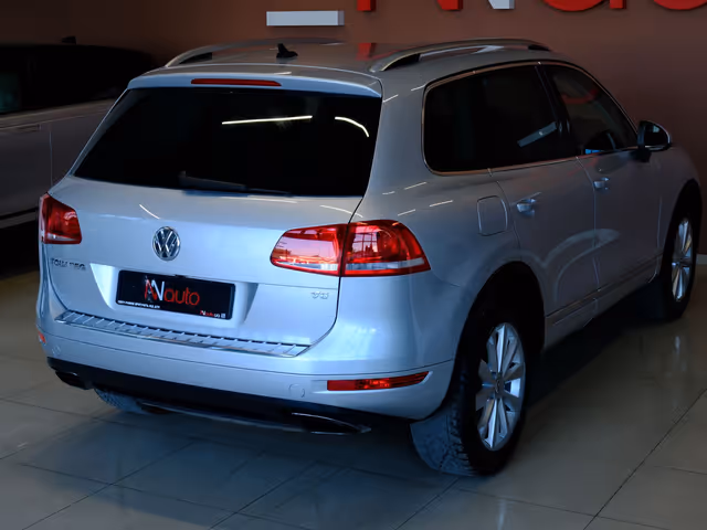 Volkswagen Touareg - фото 5