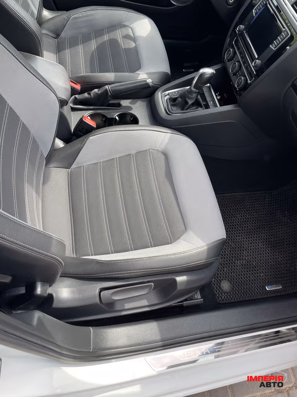 Volkswagen Jetta - фото 9