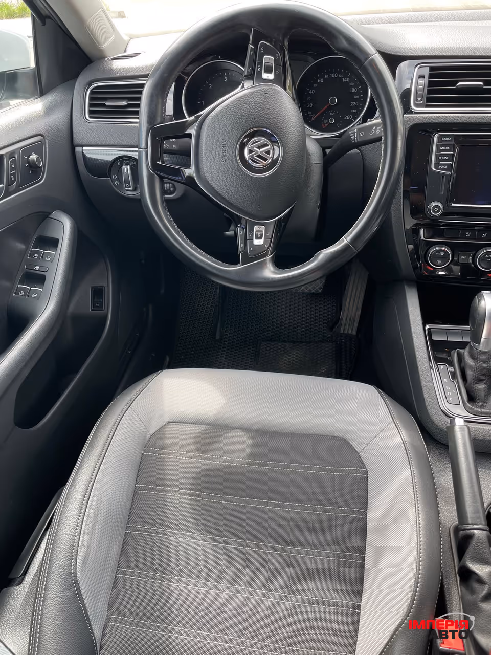 Volkswagen Jetta - фото 8
