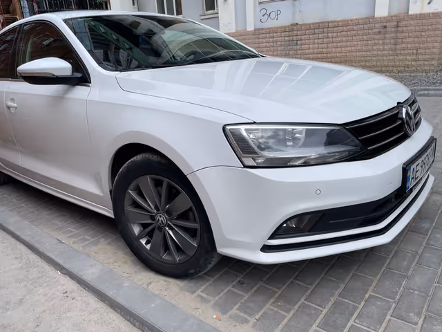 Volkswagen Jetta - фото 3