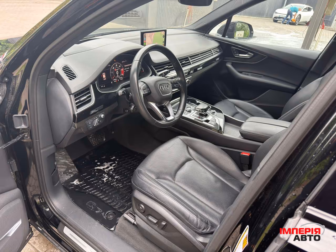 Audi Q7 - фото 11