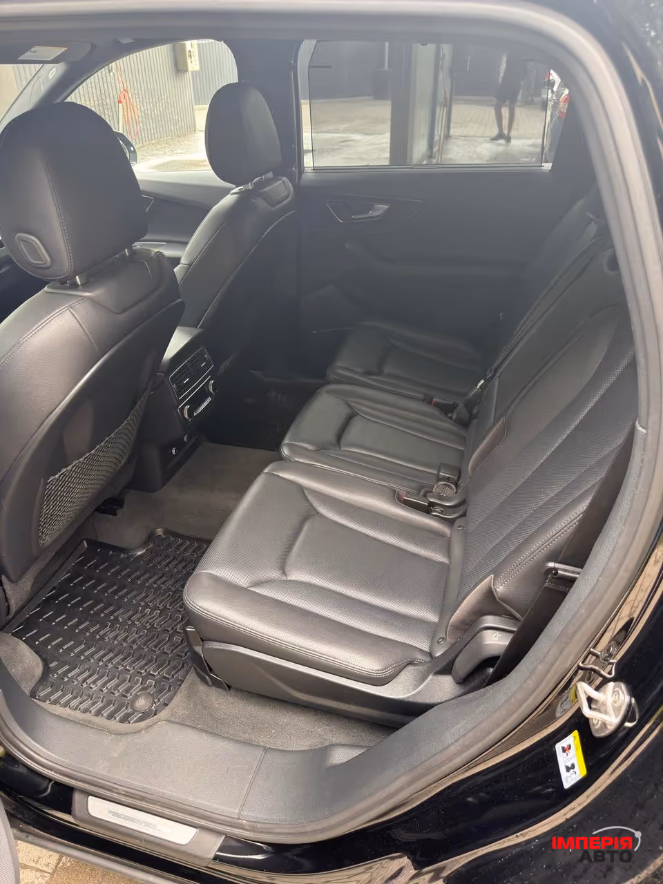 Audi Q7 - фото 12