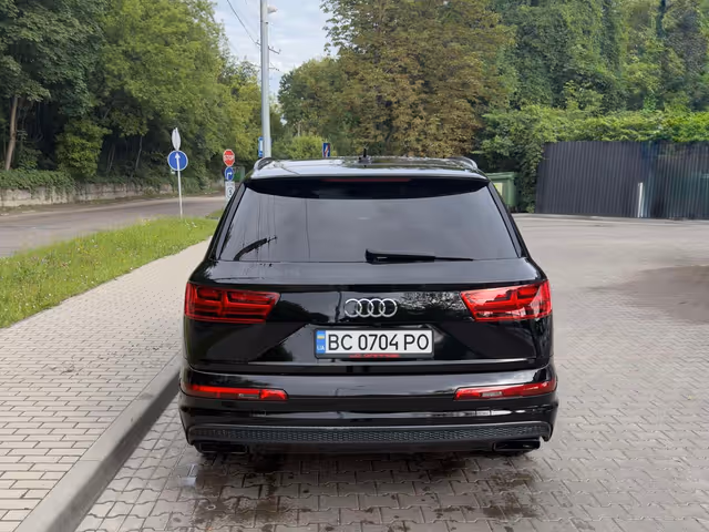 Audi Q7 - фото 3