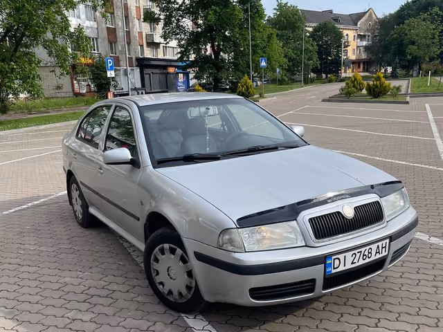 Skoda Octavia - фото 3