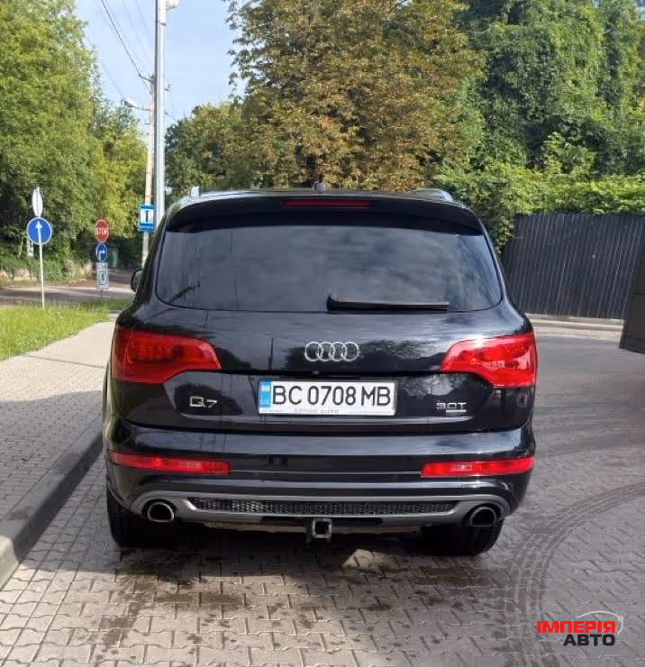 Audi Q7 - фото 9