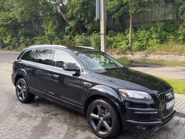 Audi Q7 - фото 1