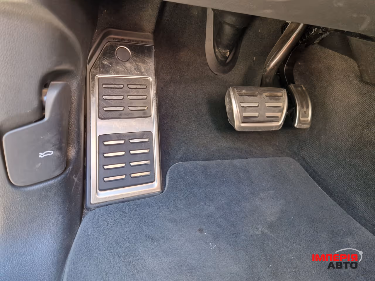 Audi Q8 - фото 22